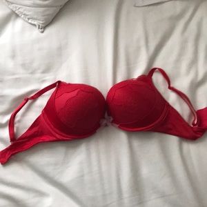 NEVER WORN Bombshell bra